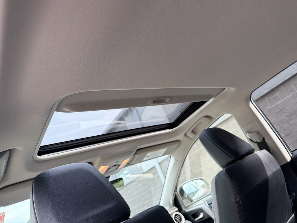 Thumbnail: 2017 Toyota RAV4 - 30