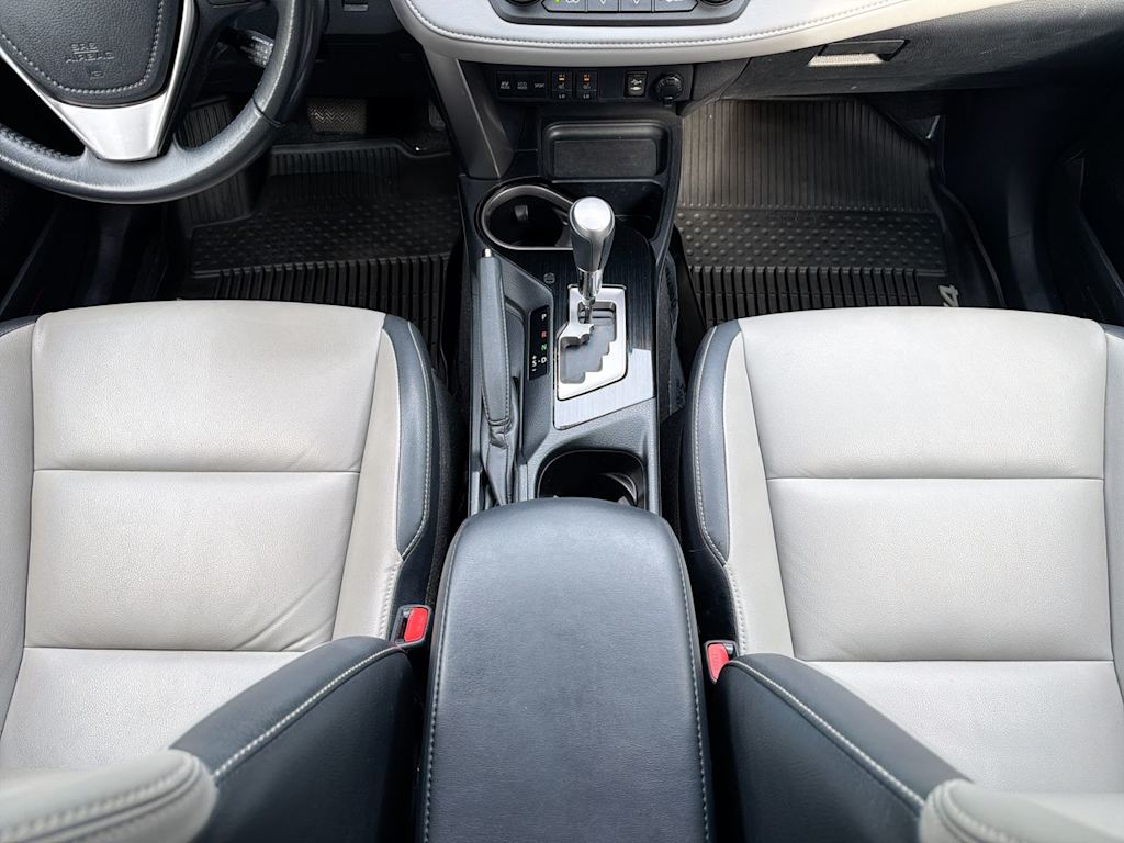 Thumbnail: 2017 Toyota RAV4 - 35