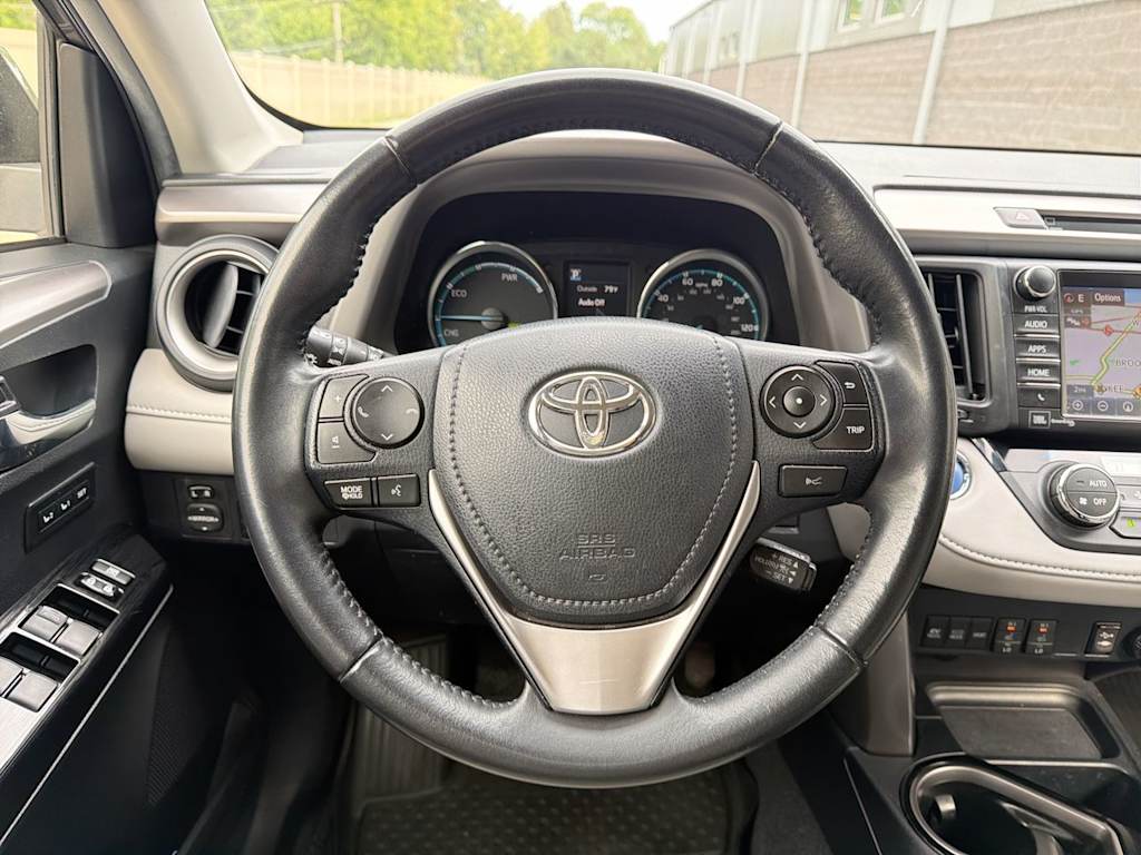 Thumbnail: 2017 Toyota RAV4 - 9