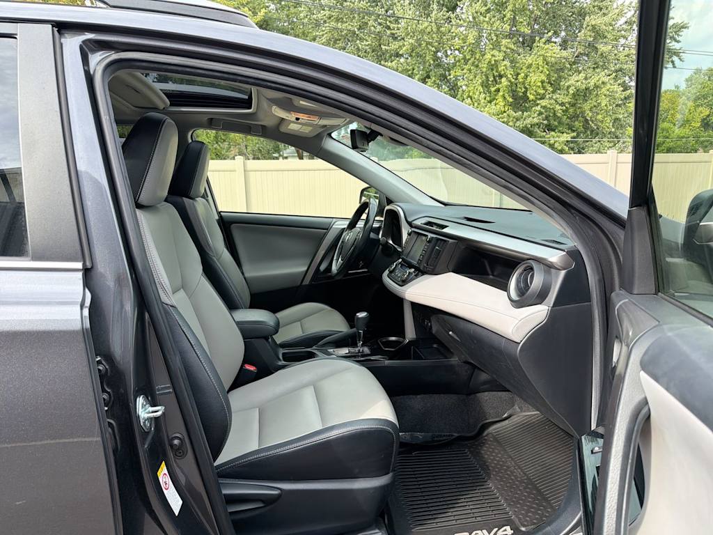 Thumbnail: 2017 Toyota RAV4 - 11