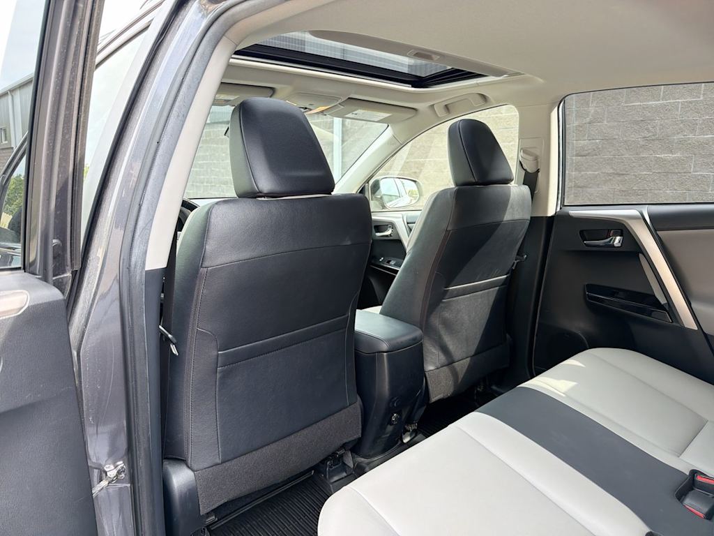 Thumbnail: 2017 Toyota RAV4 - 12