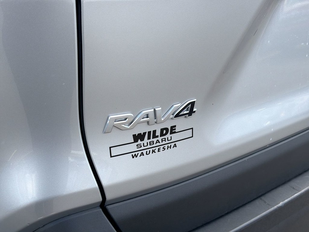 Thumbnail: 2020 Toyota RAV4 - 7