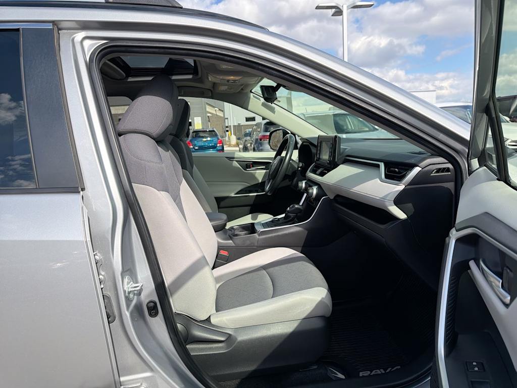 Thumbnail: 2020 Toyota RAV4 - 11