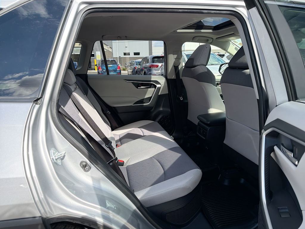 Thumbnail: 2020 Toyota RAV4 - 32