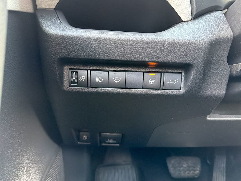 Thumbnail: 2020 Toyota RAV4 - 35
