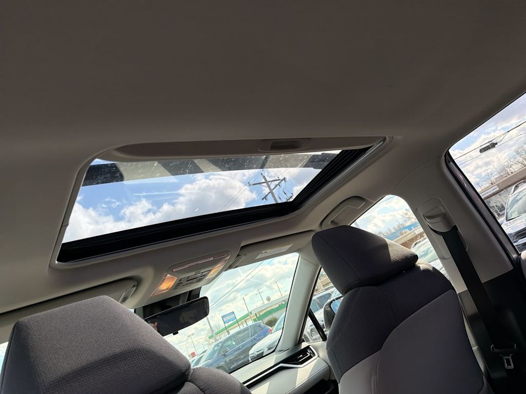 Thumbnail: 2020 Toyota RAV4 - 30