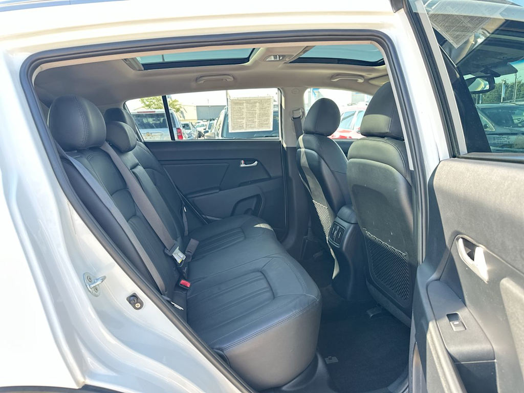 Thumbnail: 2016 Kia Sportage - 32