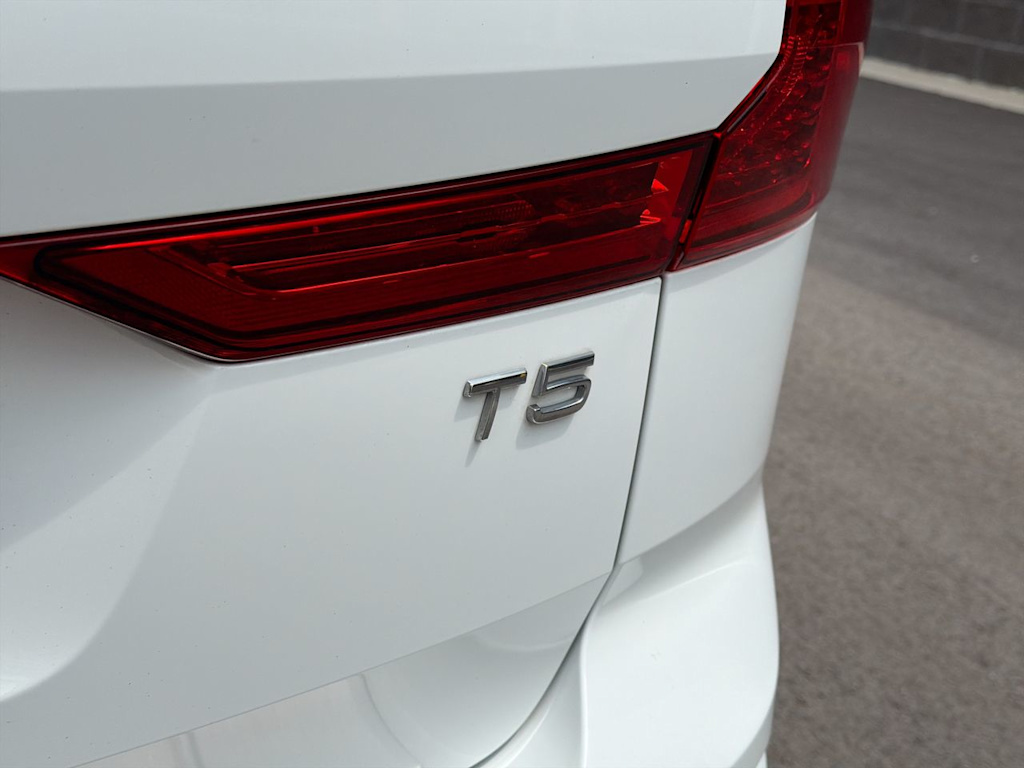 Thumbnail: 2019 Volvo XC60 - 27