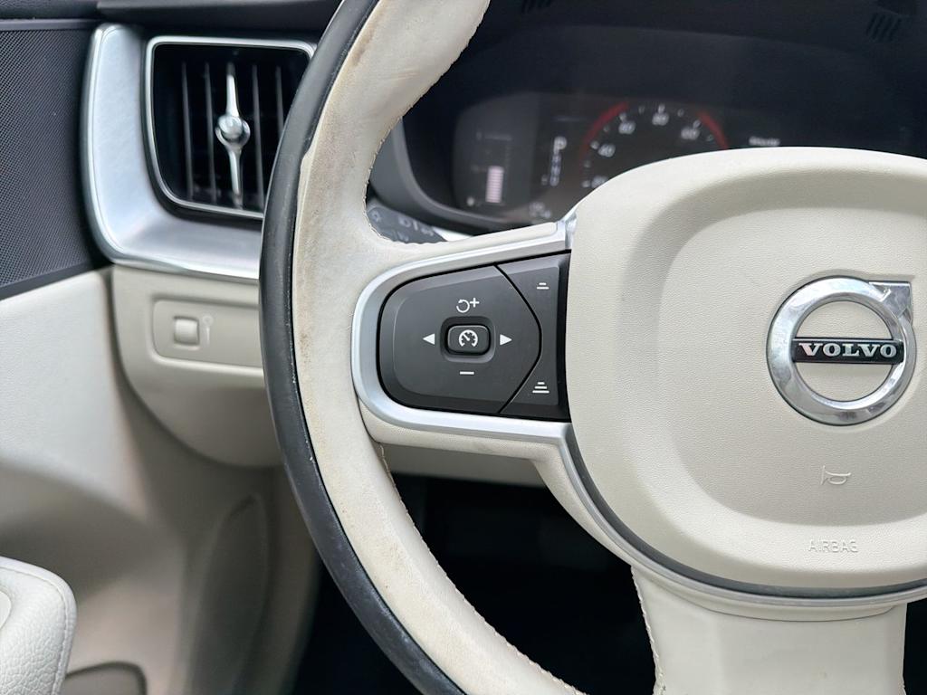 Thumbnail: 2019 Volvo XC60 - 31
