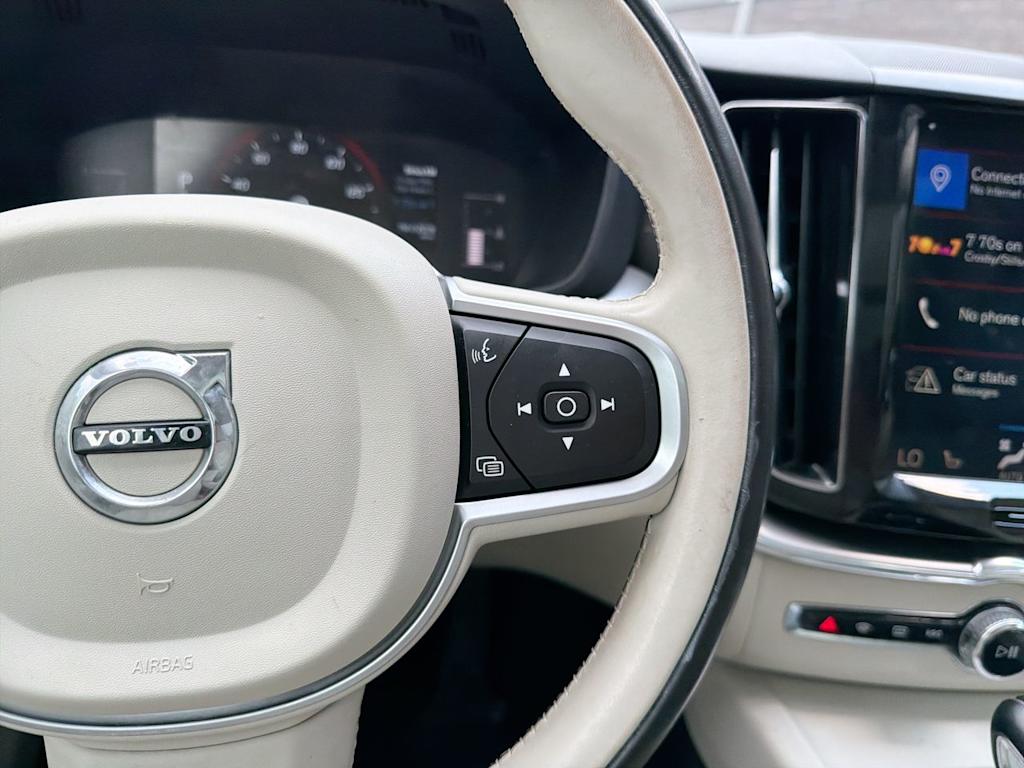 Thumbnail: 2019 Volvo XC60 - 32