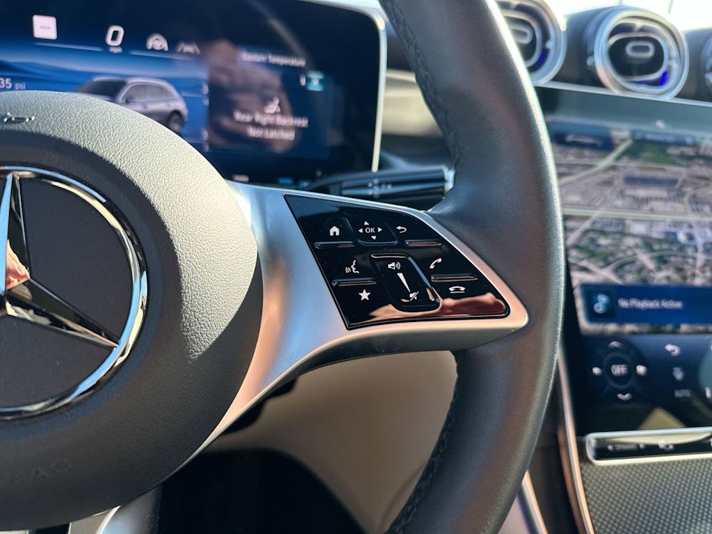 Thumbnail: 2025 Mercedes-Benz GLC - 34