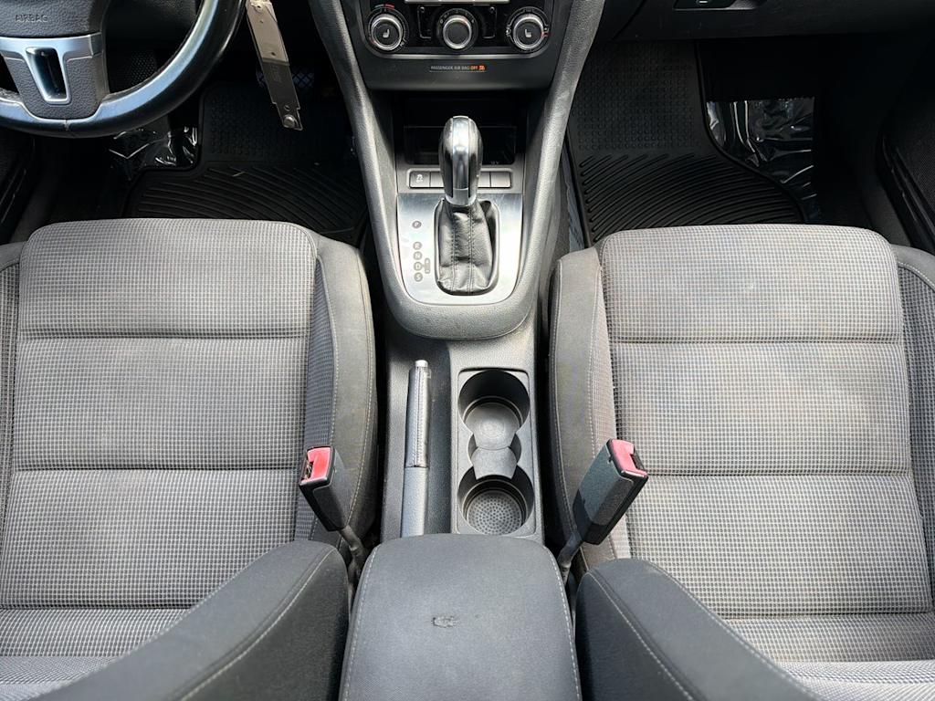 Thumbnail: 2014 Volkswagen Golf - 12