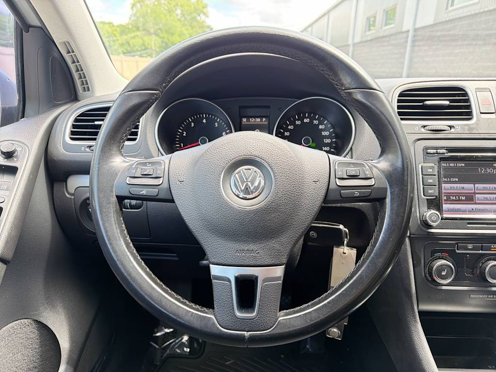 Thumbnail: 2014 Volkswagen Golf - 9