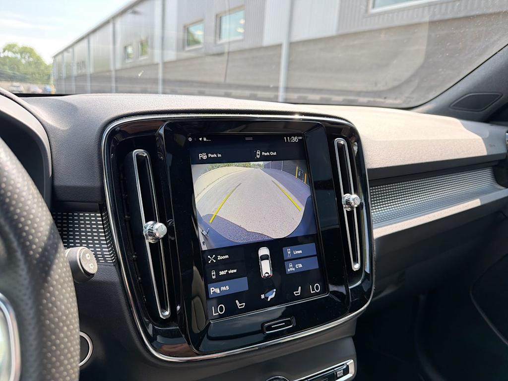 Thumbnail: 2019 Volvo XC40 - 36