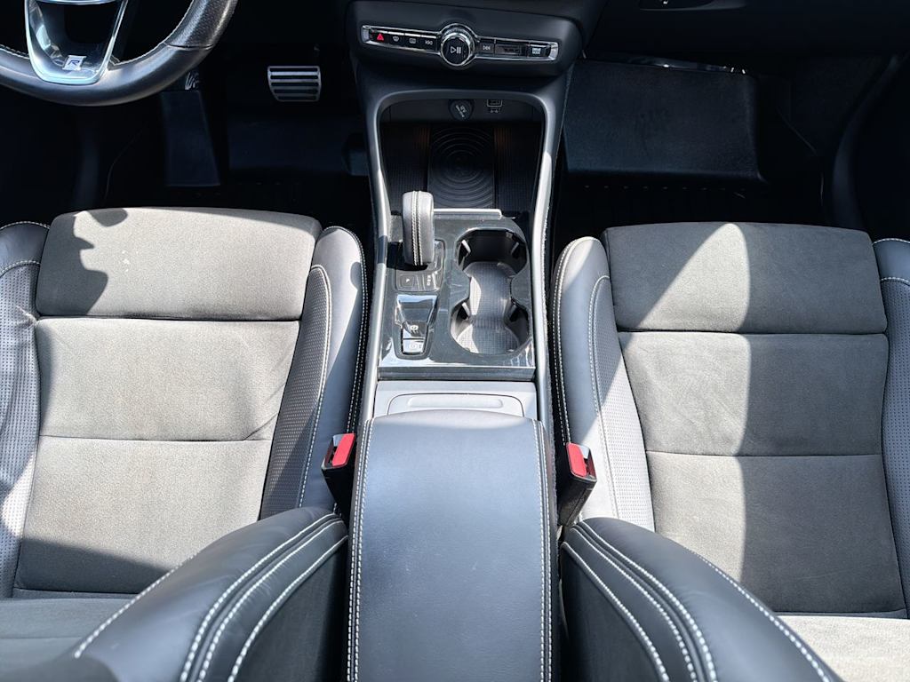 Thumbnail: 2019 Volvo XC40 - 35