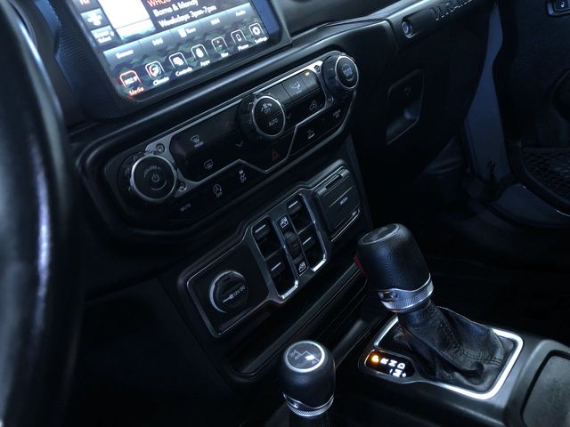 Thumbnail: 2022 Jeep Wrangler - 33