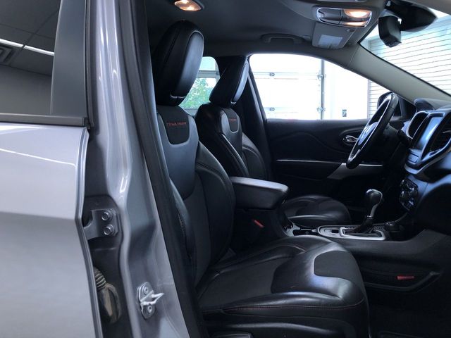Thumbnail: 2018 Jeep Cherokee - 30