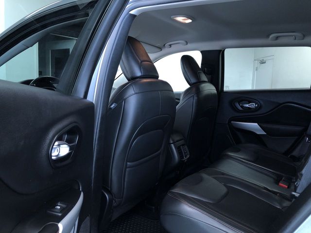 Thumbnail: 2018 Jeep Cherokee - 12