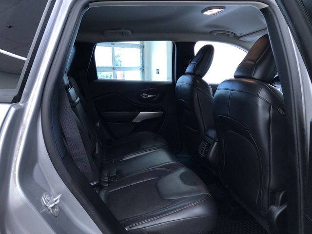 Thumbnail: 2018 Jeep Cherokee - 29