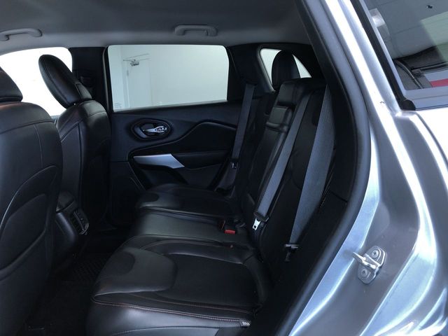 Thumbnail: 2018 Jeep Cherokee - 28