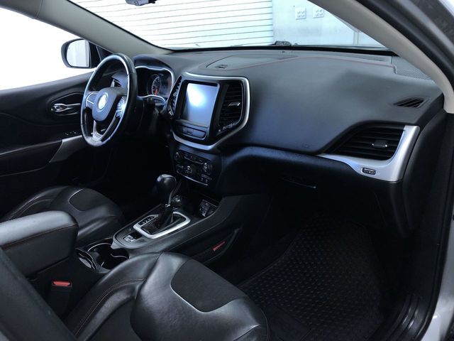 Thumbnail: 2018 Jeep Cherokee - 9