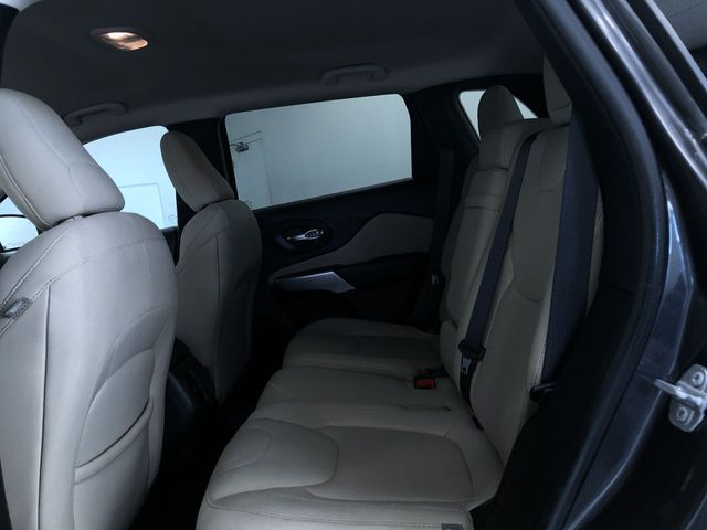 Thumbnail: 2017 Jeep Cherokee - 21