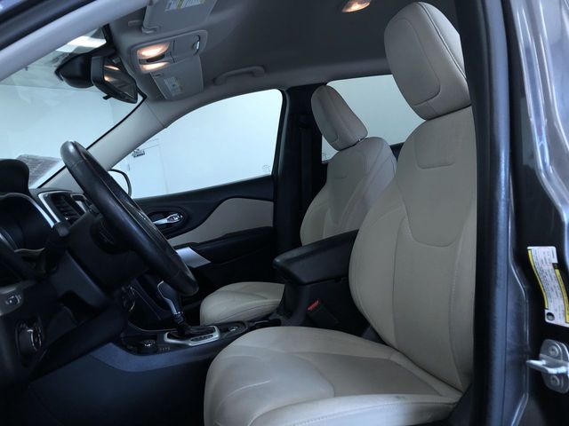 Thumbnail: 2017 Jeep Cherokee - 10