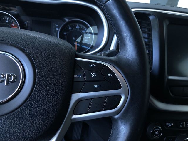 Thumbnail: 2017 Jeep Cherokee - 24