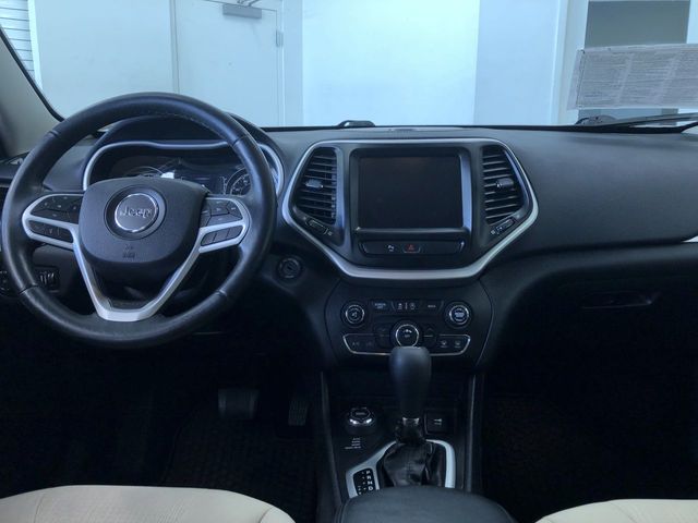 Thumbnail: 2017 Jeep Cherokee - 9