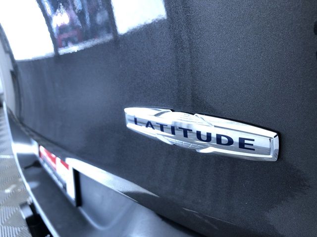 Thumbnail: 2017 Jeep Cherokee - 7