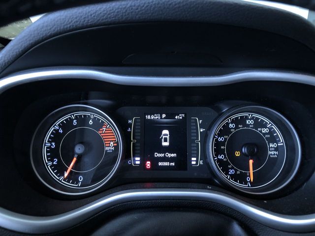 Thumbnail: 2017 Jeep Cherokee - 17