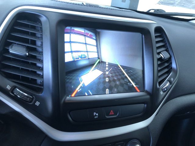 Thumbnail: 2017 Jeep Cherokee - 25