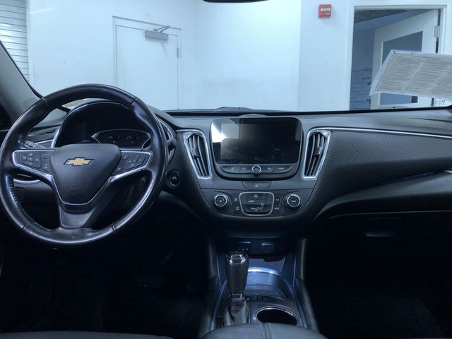 Thumbnail: 2018 Chevrolet Malibu - 9