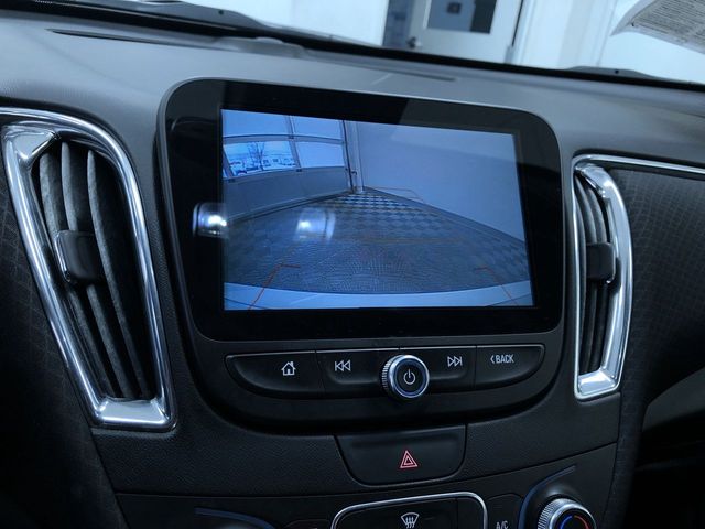 Thumbnail: 2018 Chevrolet Malibu - 15