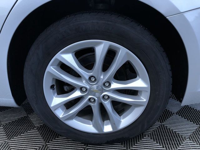 Thumbnail: 2018 Chevrolet Malibu - 8