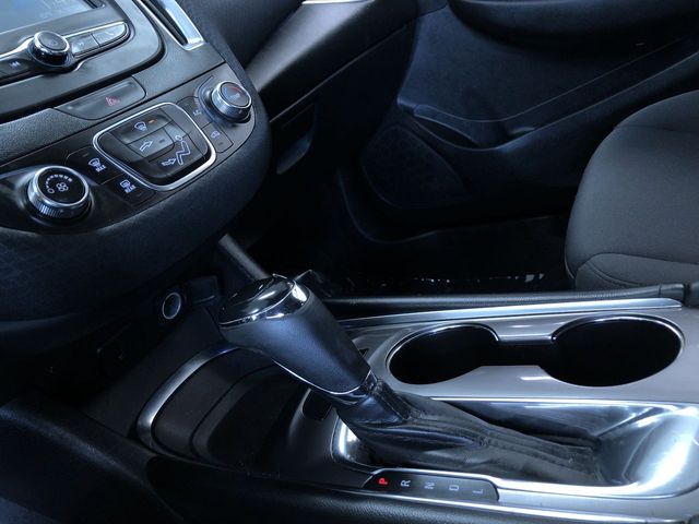 Thumbnail: 2016 Chevrolet Malibu - 14
