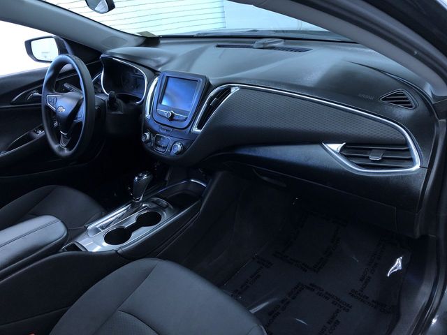 Thumbnail: 2016 Chevrolet Malibu - 11