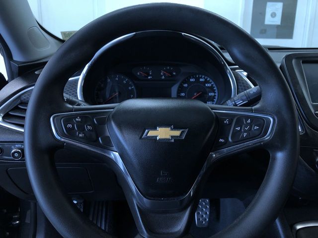 Thumbnail: 2016 Chevrolet Malibu - 12
