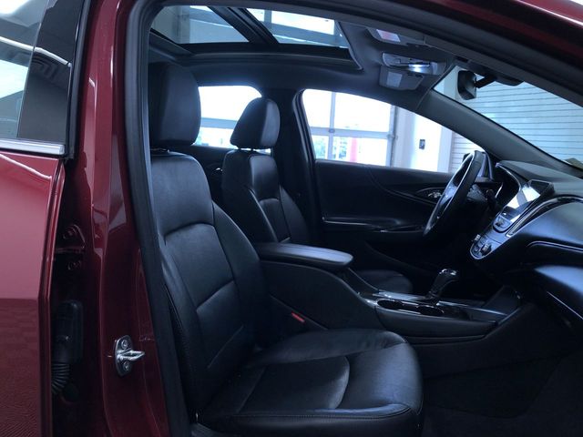 Thumbnail: 2017 Chevrolet Malibu - 11