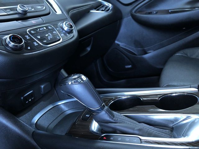 Thumbnail: 2017 Chevrolet Malibu - 16