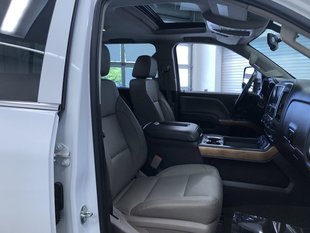 2016 Chevrolet Silverado 2500 LTZ 11