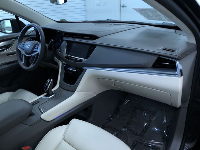 Thumbnail: 2017 Cadillac XT5 - 13