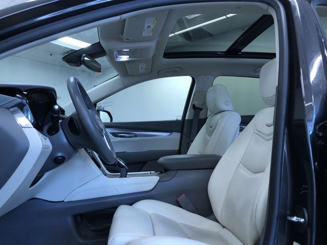 Thumbnail: 2017 Cadillac XT5 - 10