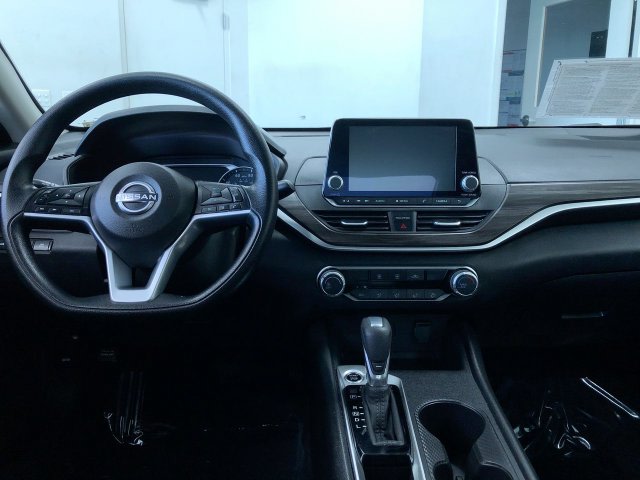 Thumbnail: 2025 Nissan Altima - 9
