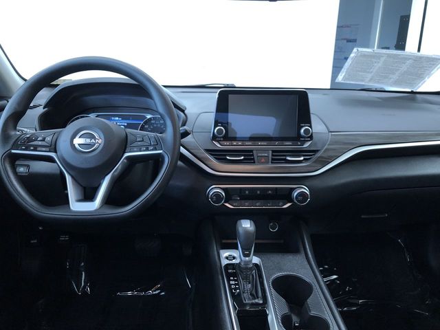 Thumbnail: 2025 Nissan Altima - 9