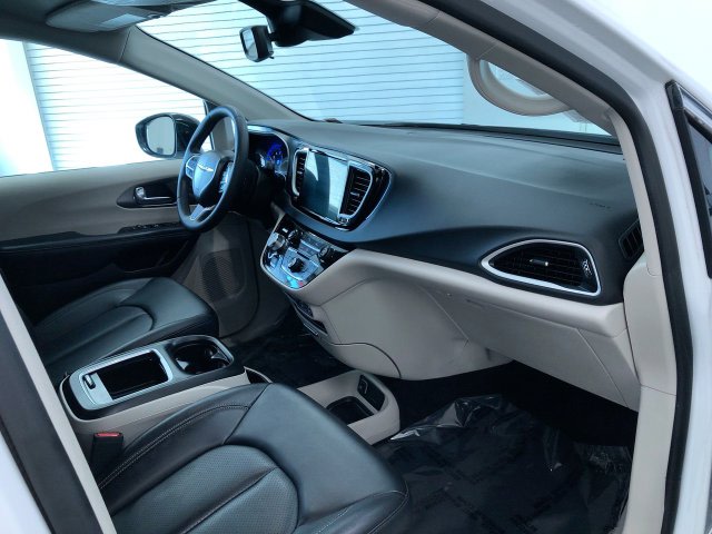 Thumbnail: 2024 Chrysler Pacifica - 12