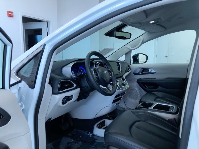 Thumbnail: 2024 Chrysler Pacifica - 2