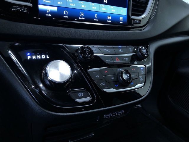 Thumbnail: 2025 Chrysler Pacifica - 33