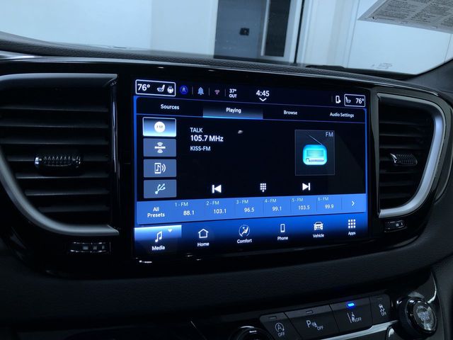 Thumbnail: 2025 Chrysler Pacifica - 32