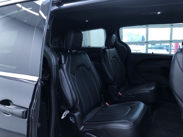 Thumbnail: 2025 Chrysler Pacifica - 28